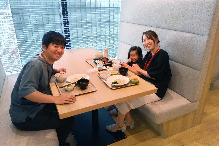 社員食堂でランチ