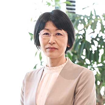足立　美紀