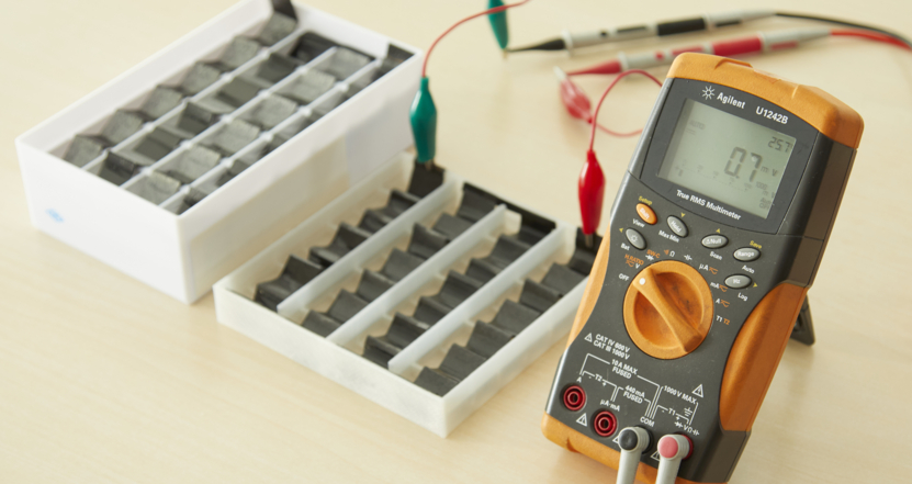 温度差による電圧差を発電へと変える｜気化熱発電｜三菱マテリアルの新規事業創出ブランド［SU］プロジェクト紹介