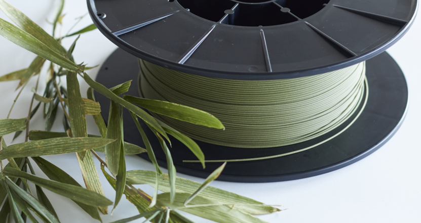 落葉由来顔料を混合した樹脂メディウム｜MophBlu｜三菱マテリアルの新規事業創出ブランド［SU］プロジェクト紹介